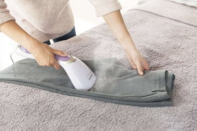 Philips GC360/30 Handheld Garment Steamer 1200 Watt Philips GC360/30 Handheld Garment Steamer 1200 Watt