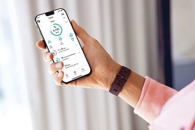 Fitbit Charge 4 Fitness and Activity Tracker with Built-in GPS Fitbit Charge 4 Fitness and Activity Tracker with Built-in GPS